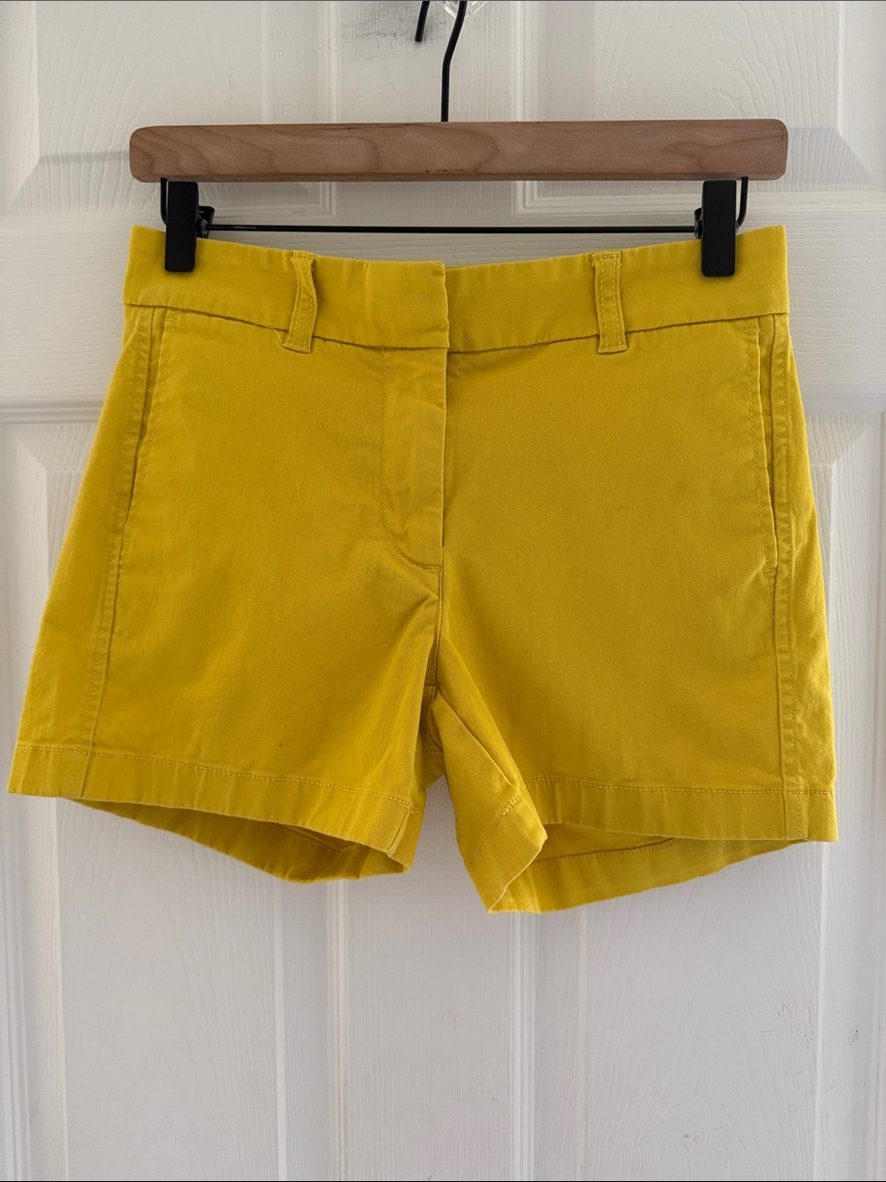 J. Crew 97% Cotton Stretch Yellow Chino Shorts w/Pockets 4” Inseam 9” Midrise